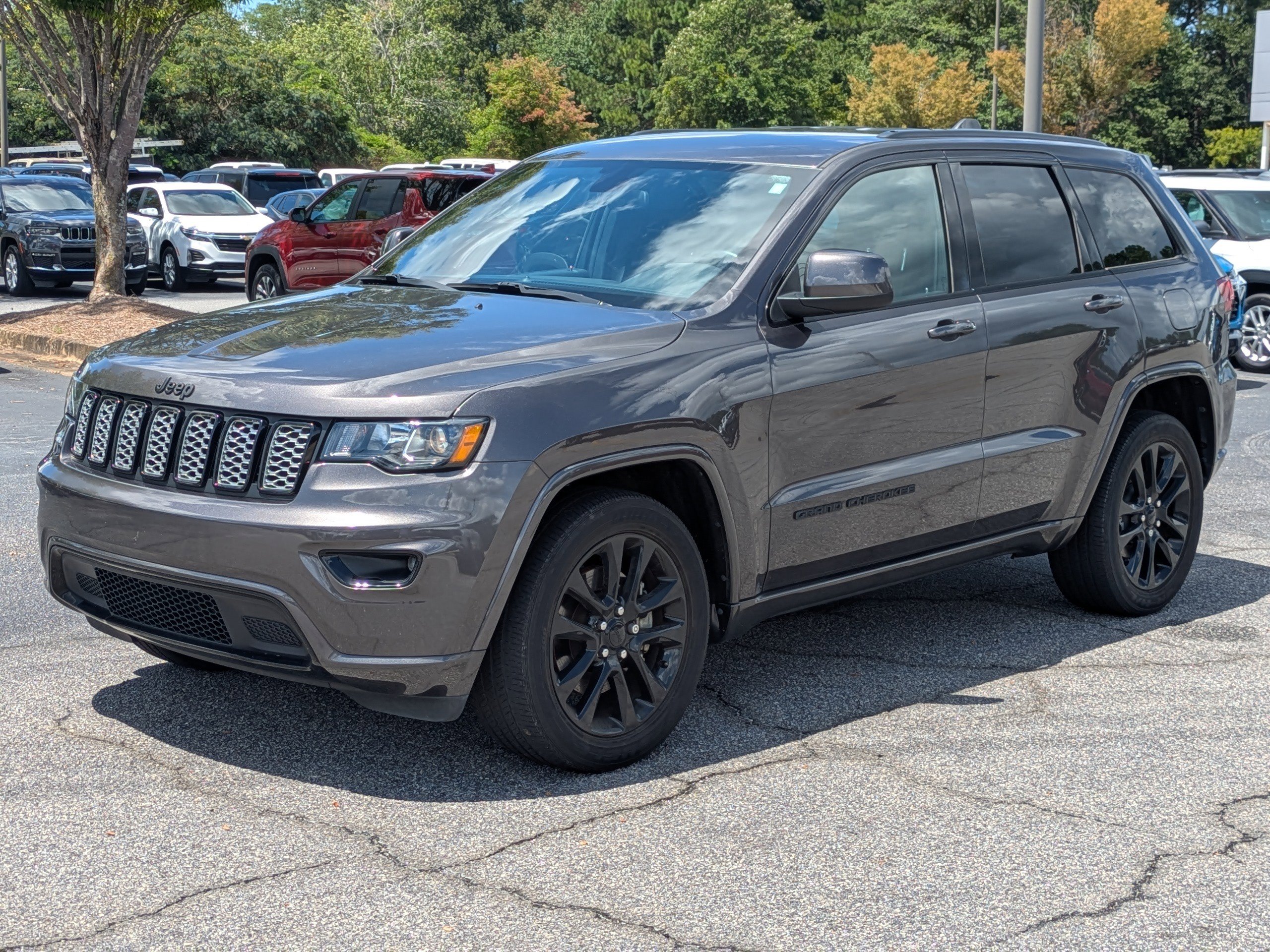 2021 Jeep Grand Cherokee Laredo X photo 6