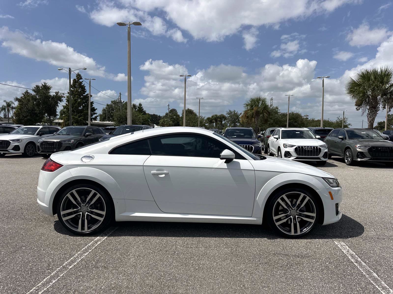 2017 Audi TT 2.0T Quattro photo 3