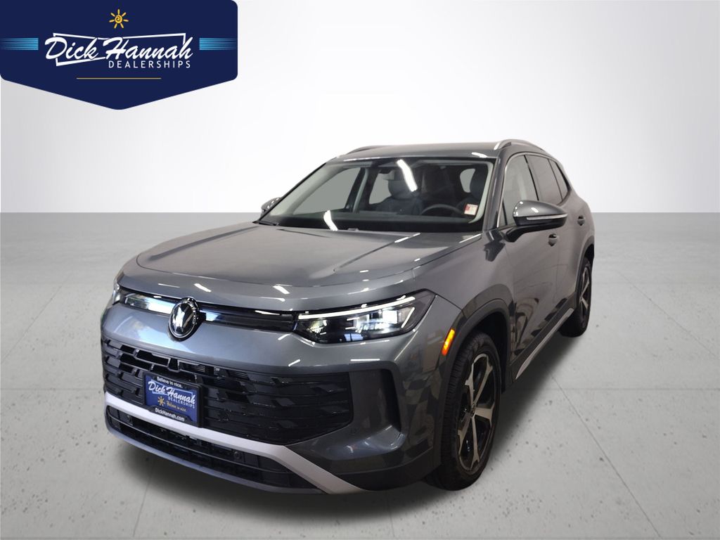 2025 Volkswagen Tiguan SE's photo