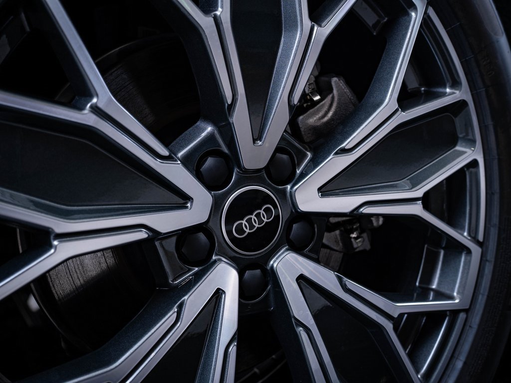 2025 Audi Q5 2.0T Premium Plus photo 3