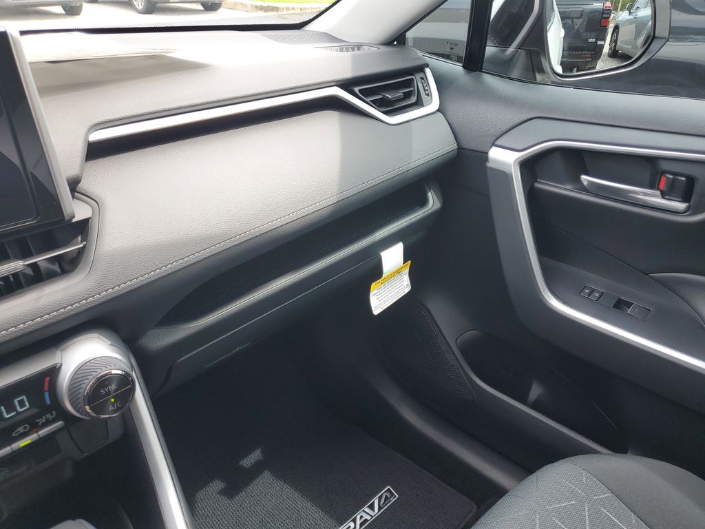 2025 Toyota RAV4 Hybrid XLE photo 27