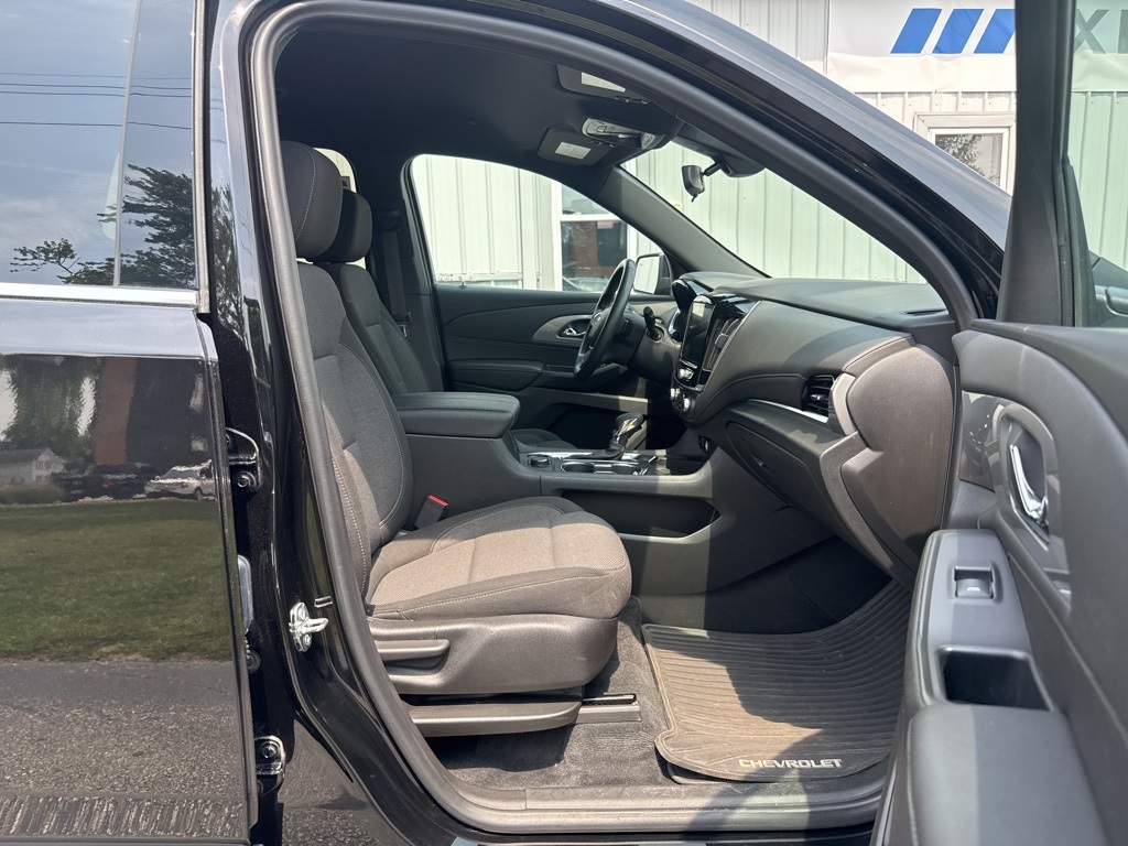 2022 Chevrolet Traverse Cloth photo 22