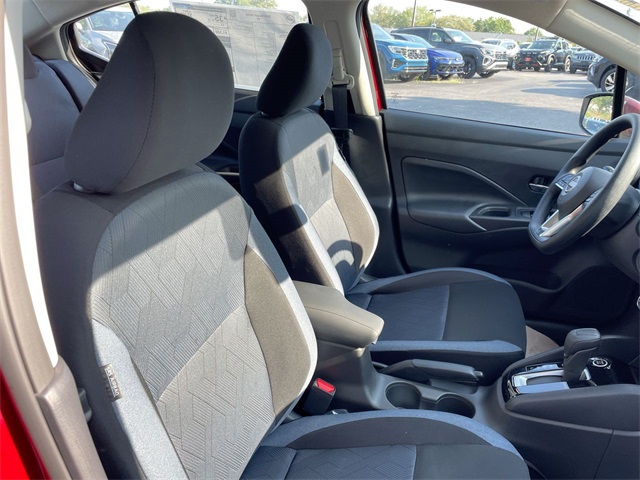 2025 Nissan Versa 1.6 SV photo 28