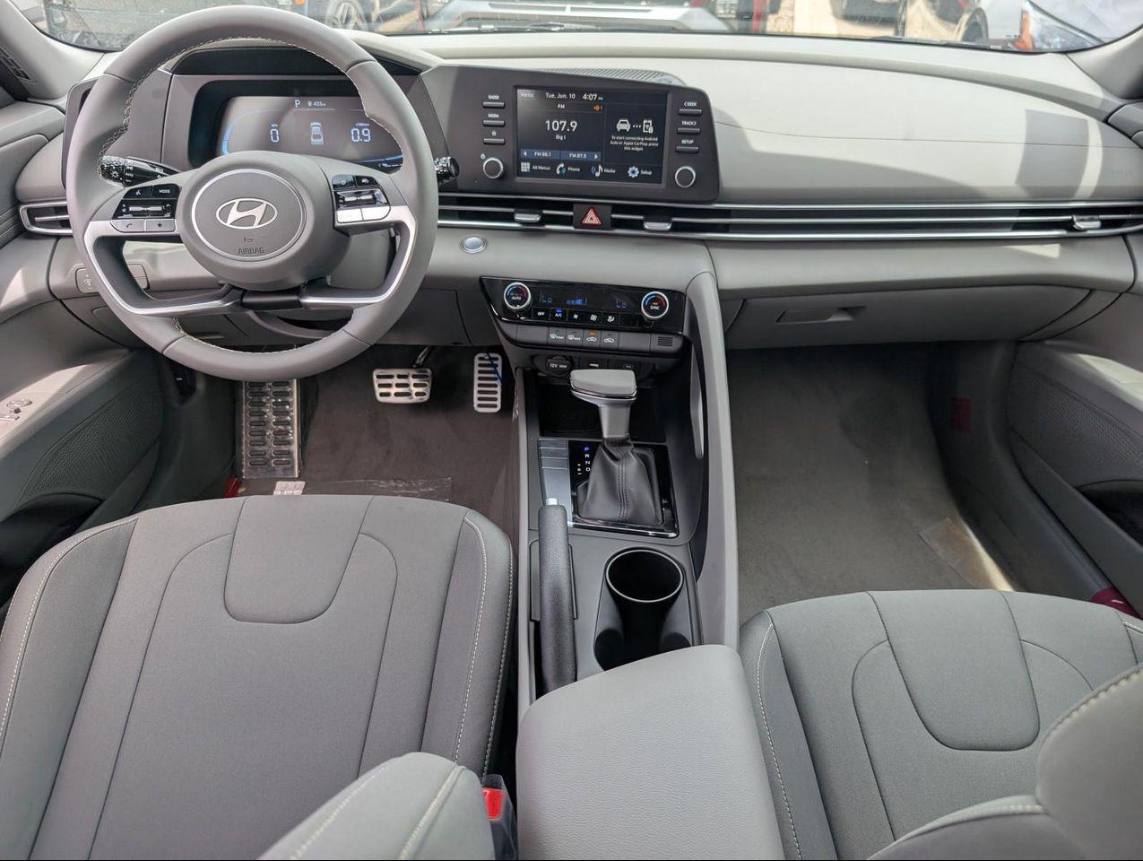 2025 Hyundai Elantra SEL Sport photo 20