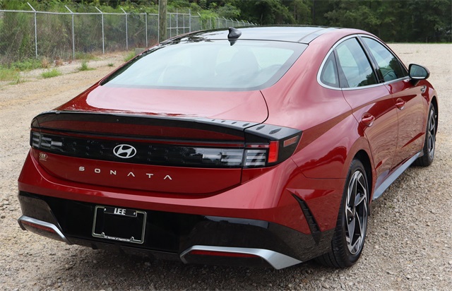 2024 Hyundai Sonata SEL photo 2