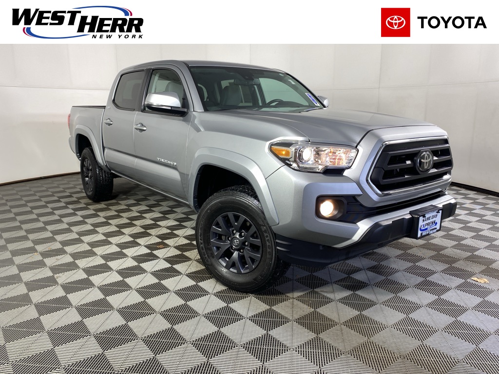 2023 Toyota Tacoma SR5's photo