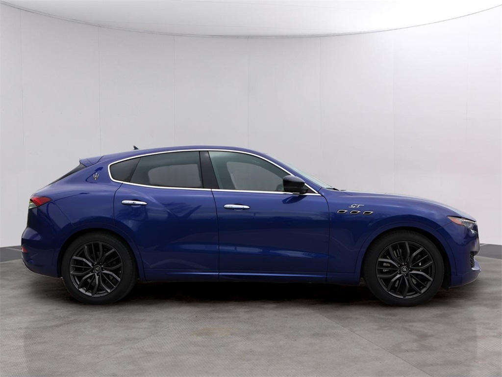 2024 Maserati Levante GT photo 4