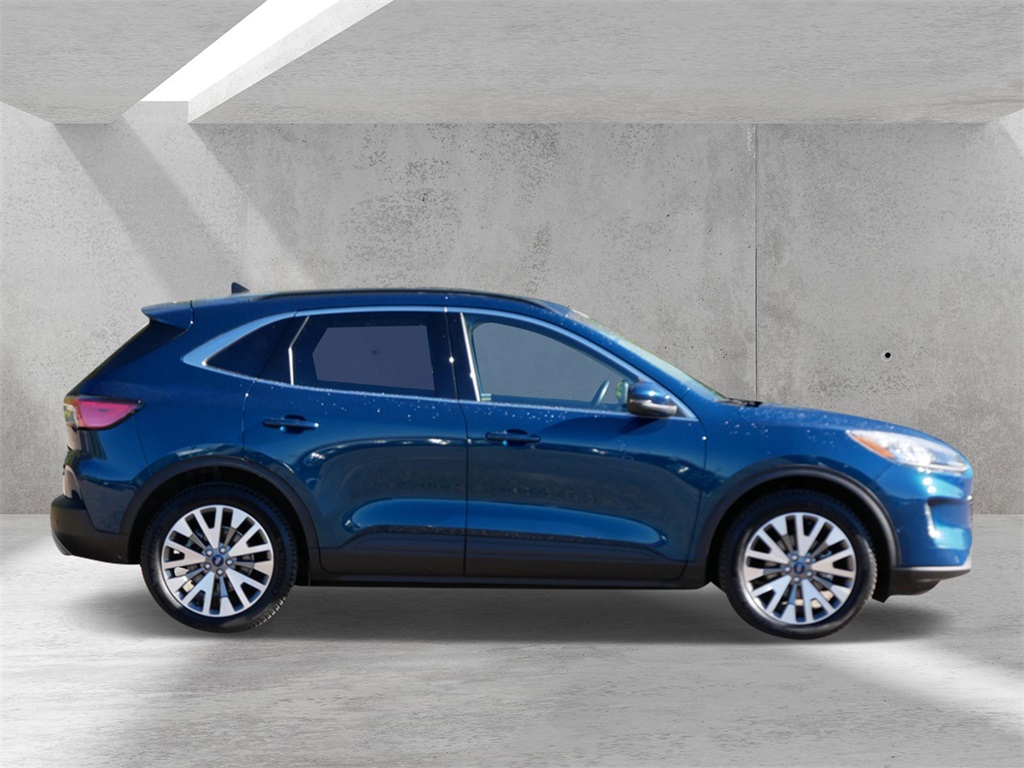 2020 Ford Escape Titanium Hybrid photo 2