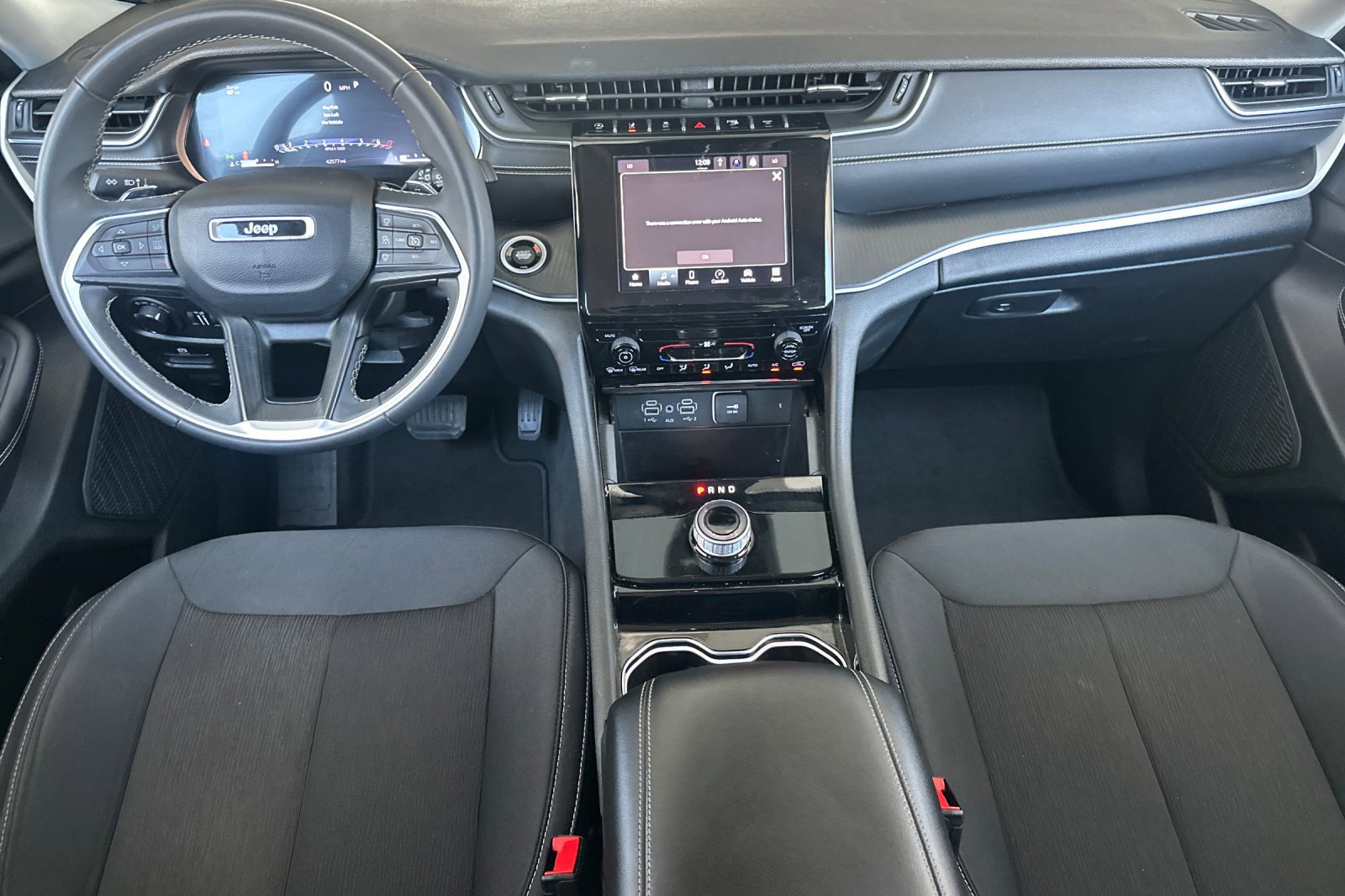 2023 Jeep Grand Cherokee Laredo photo 13
