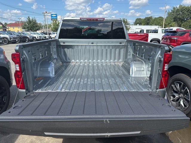 2025 Chevrolet Silverado 1500 LT photo 3
