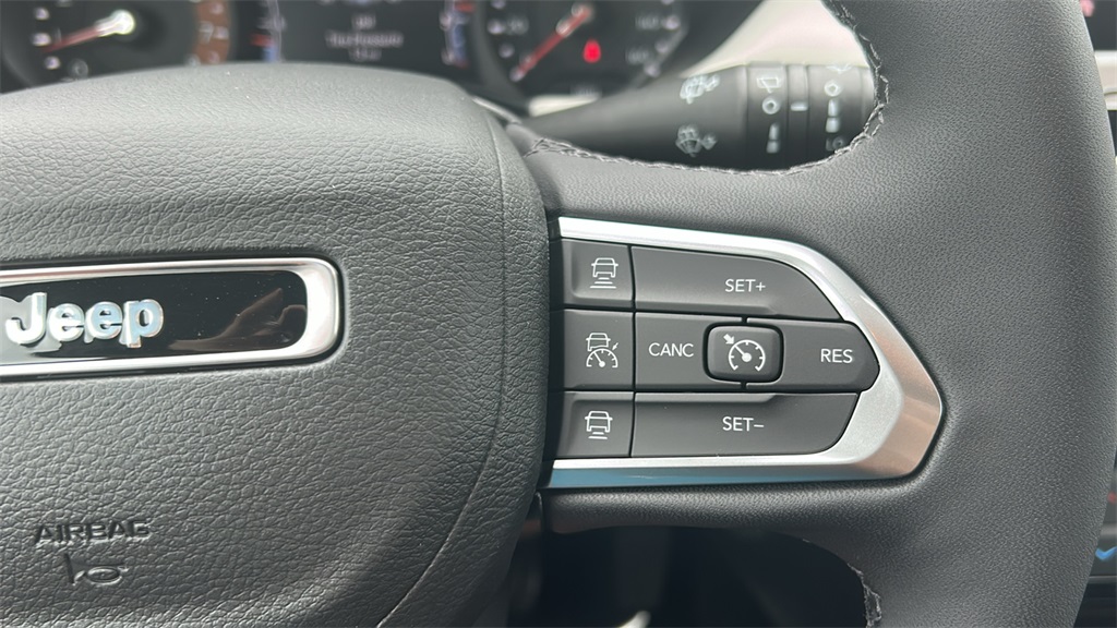 2025 Jeep Compass Limited photo 28