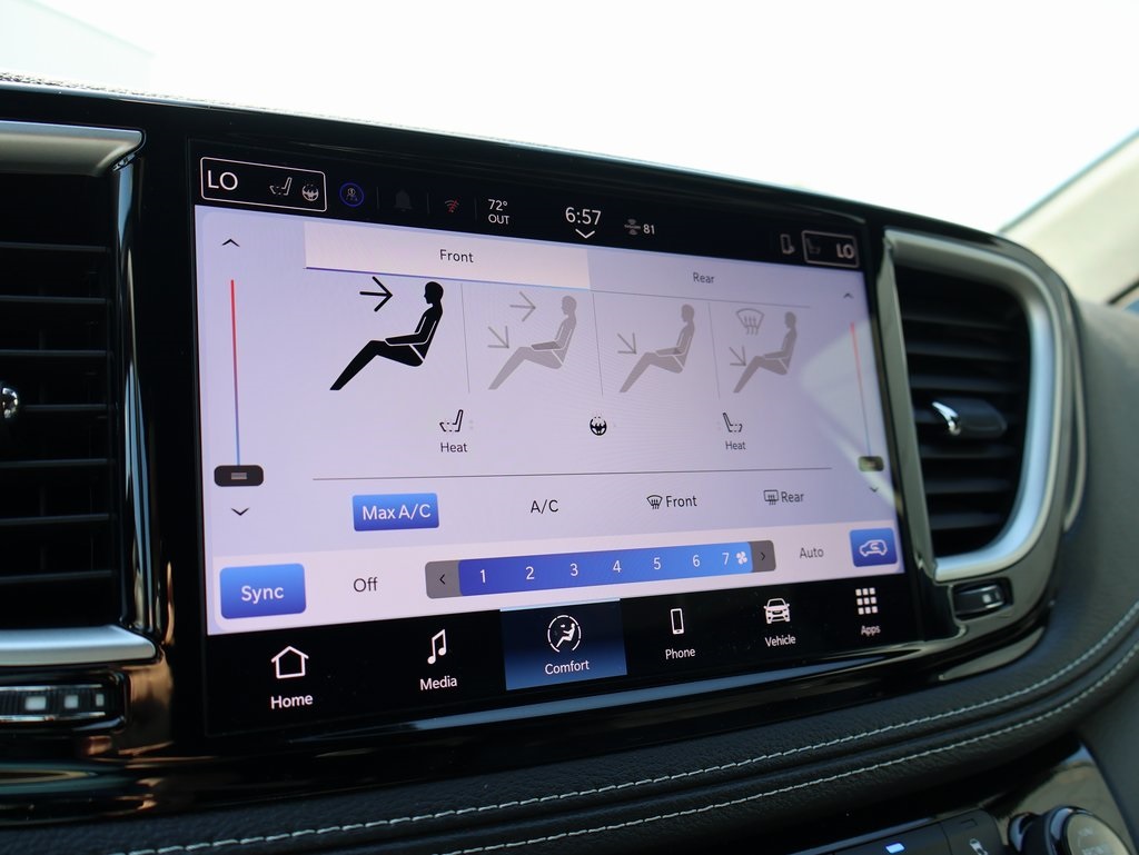 2026 Chrysler Pacifica photo 30