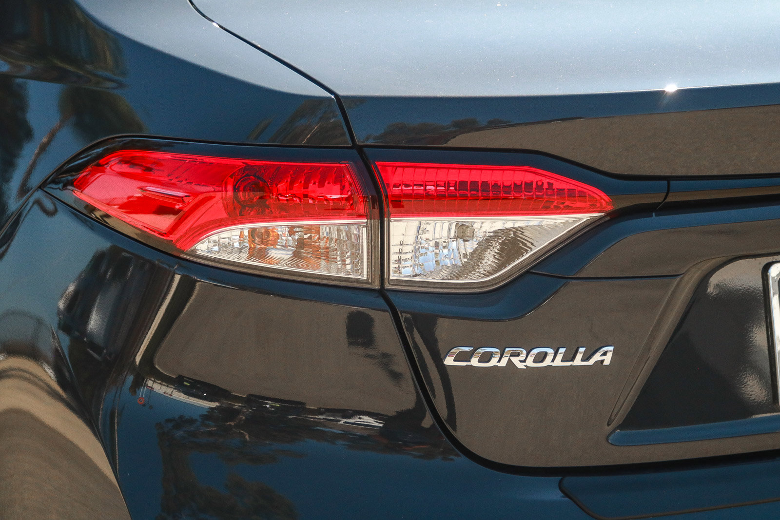 2025 Toyota Corolla LE photo 9