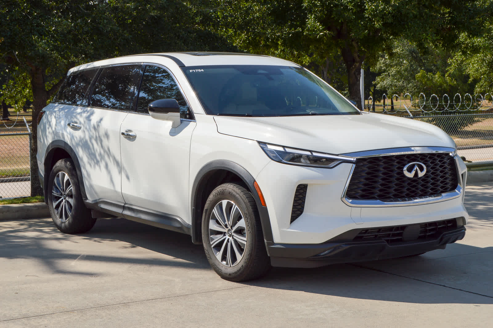 2025 Infiniti QX60 Pure photo 4
