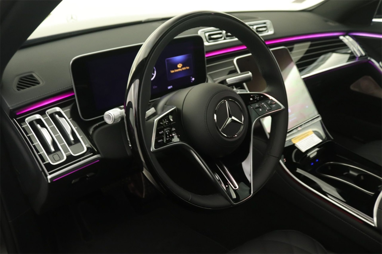 2025 Mercedes Benz S 580 4MATIC photo 4