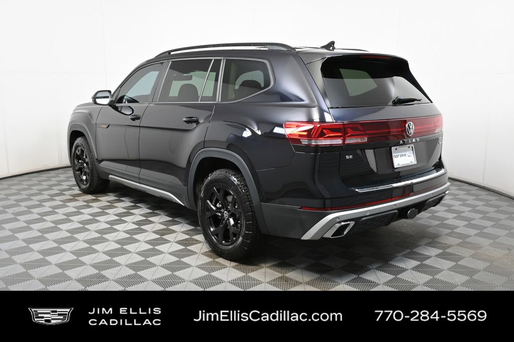 2024 Volkswagen Atlas Peak Edition SE Technology photo 3