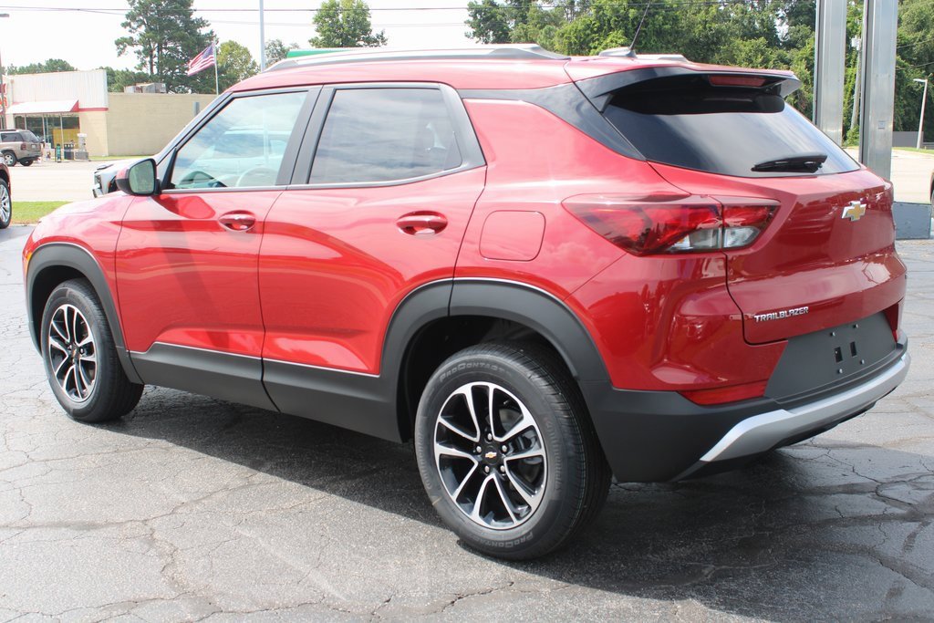 2026 Chevrolet Trailblazer LT photo 2