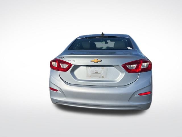 2017 Chevrolet Cruze LS photo 4