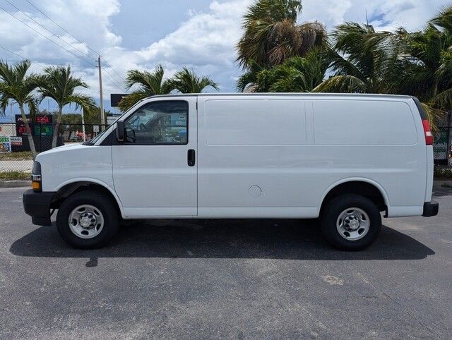 2024 Chevrolet Express 2500 Cargo photo 2