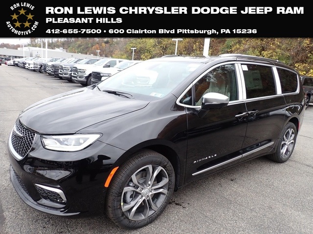 2026 Chrysler Pacifica Pinnacle's photo