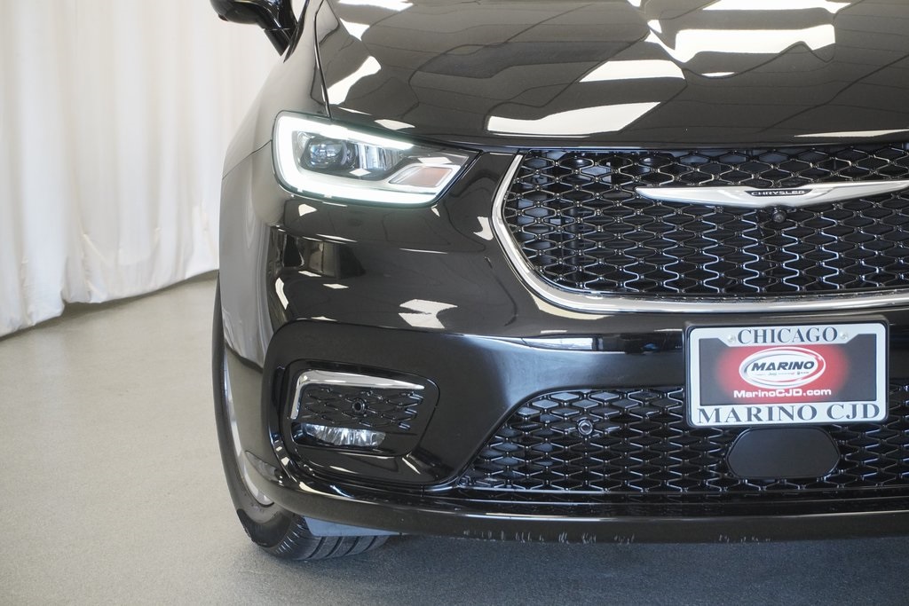 2025 Chrysler Pacifica photo 5