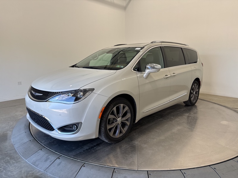 2019 Chrysler Pacifica Limited photo 3