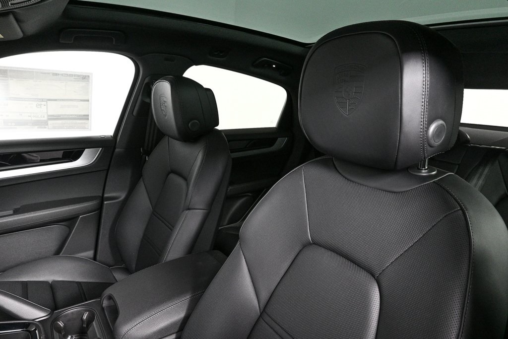 2026 Porsche Cayenne Coupe photo 5