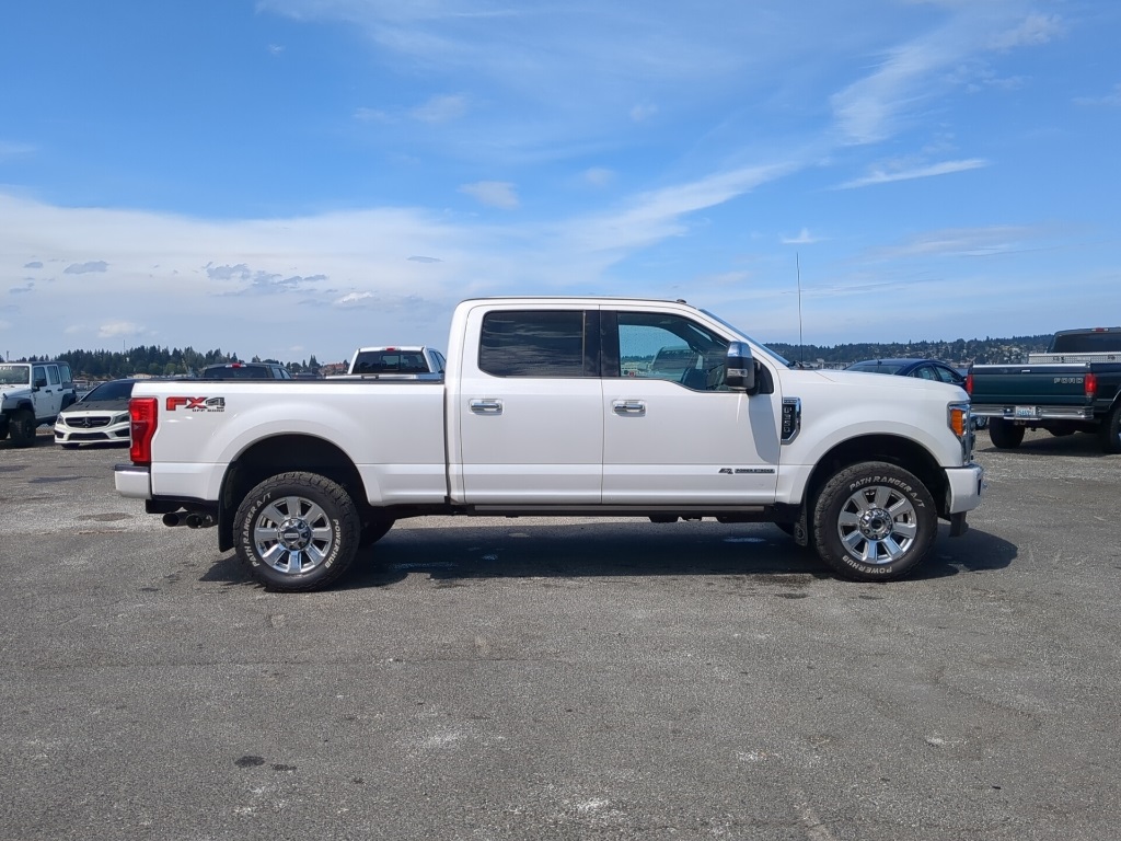 2017 Ford F-350 Platinum photo 16
