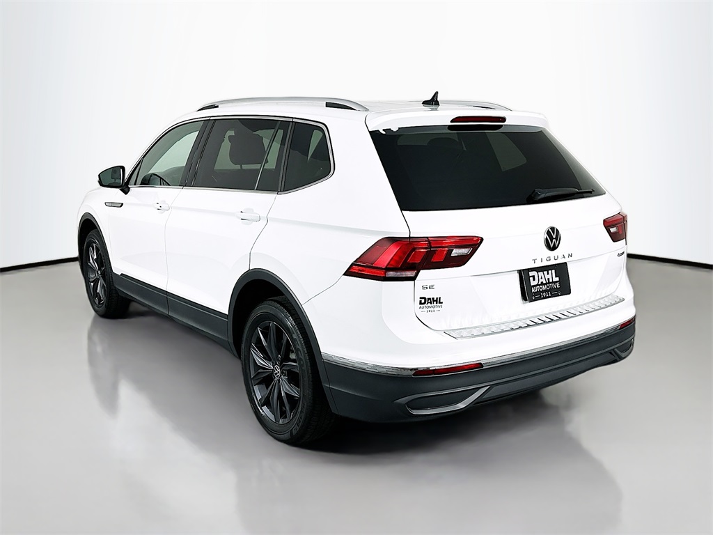 2022 Volkswagen Tiguan SE photo 2