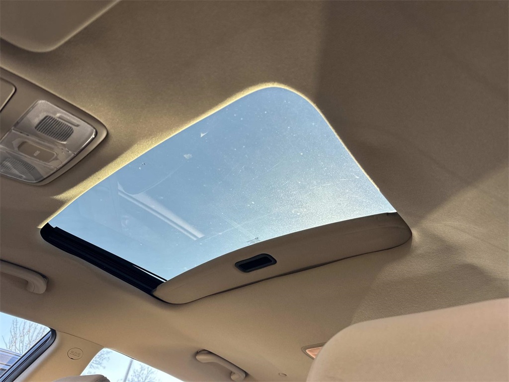 2011 Hyundai Elantra Touring GLS photo 3