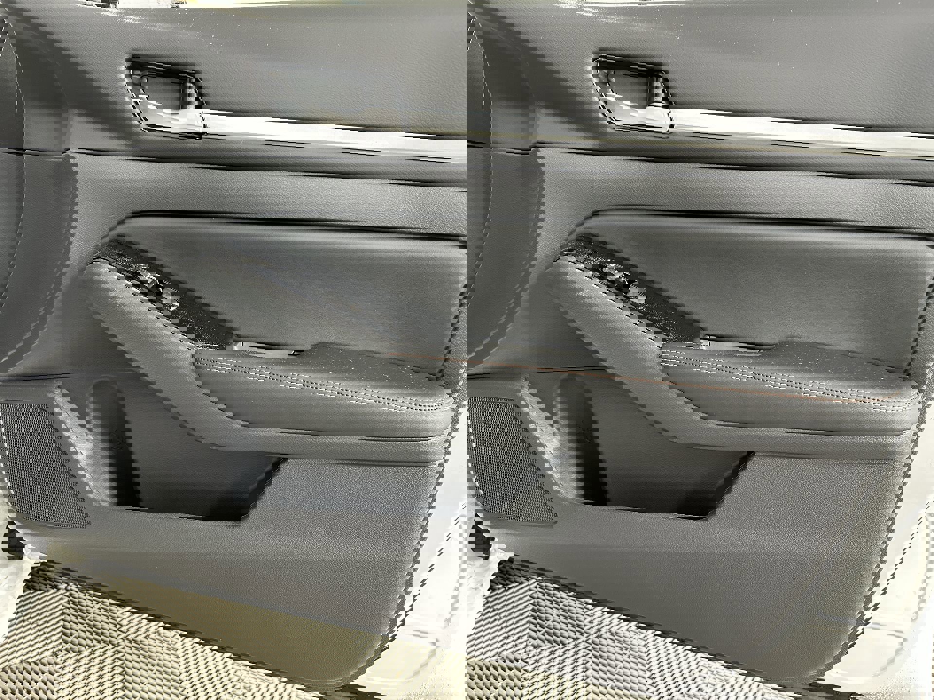 2025 Nissan Altima SR photo 29