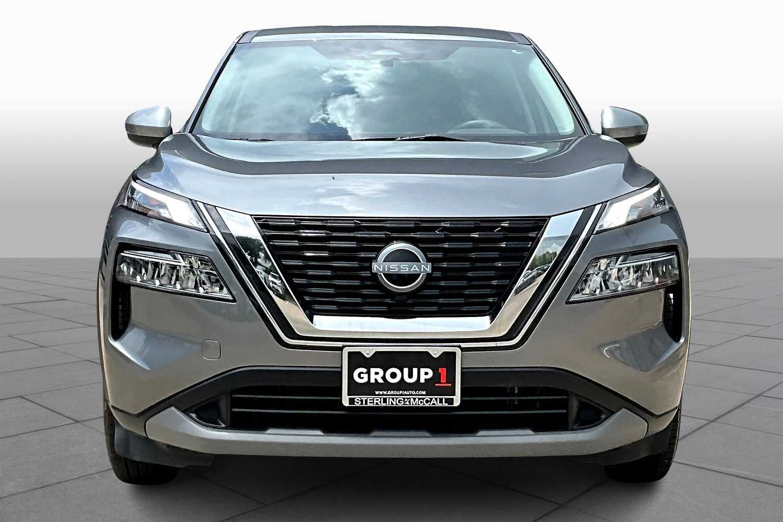 2023 Nissan Rogue SV photo 3