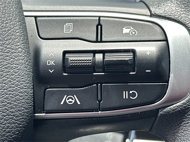 2023 Kia Sportage Hybrid LX photo 3