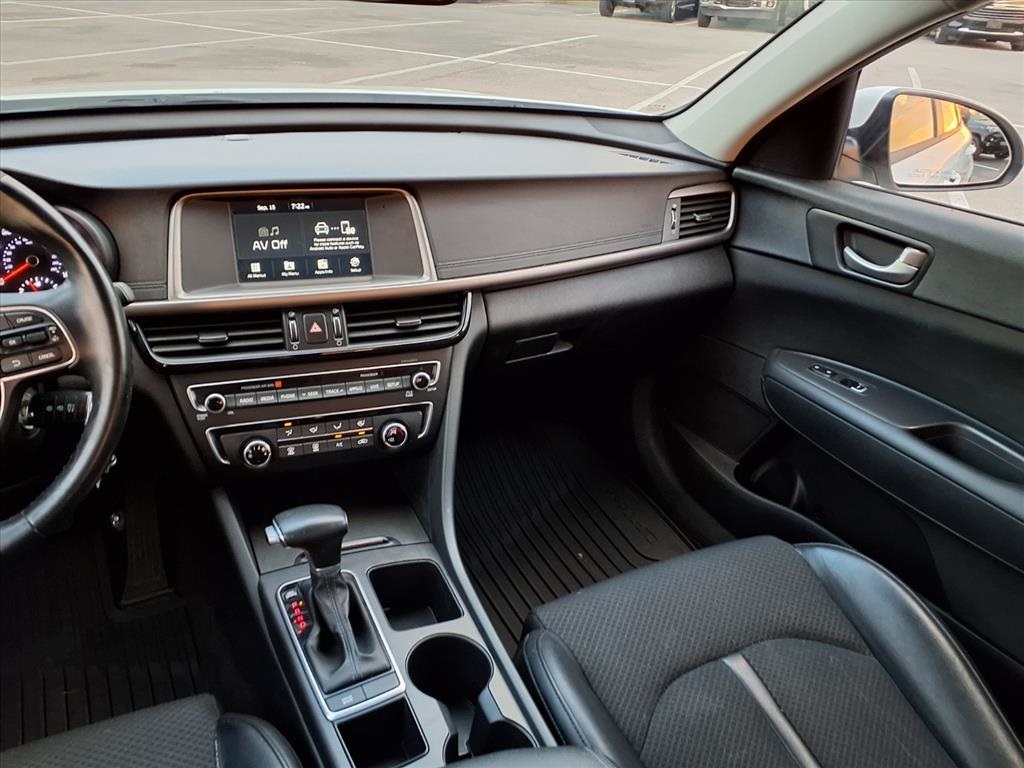 2018 Kia Optima S photo 10