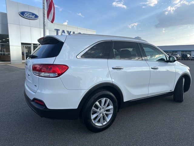 2017 Kia Sorento LX photo 16