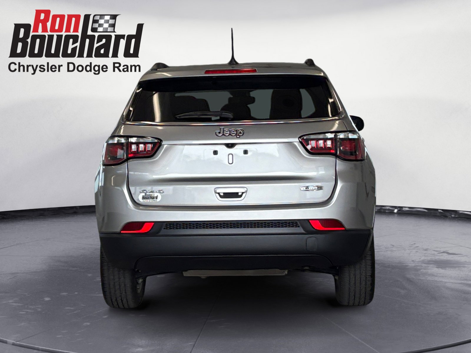 2022 Jeep Compass Latitude photo 3