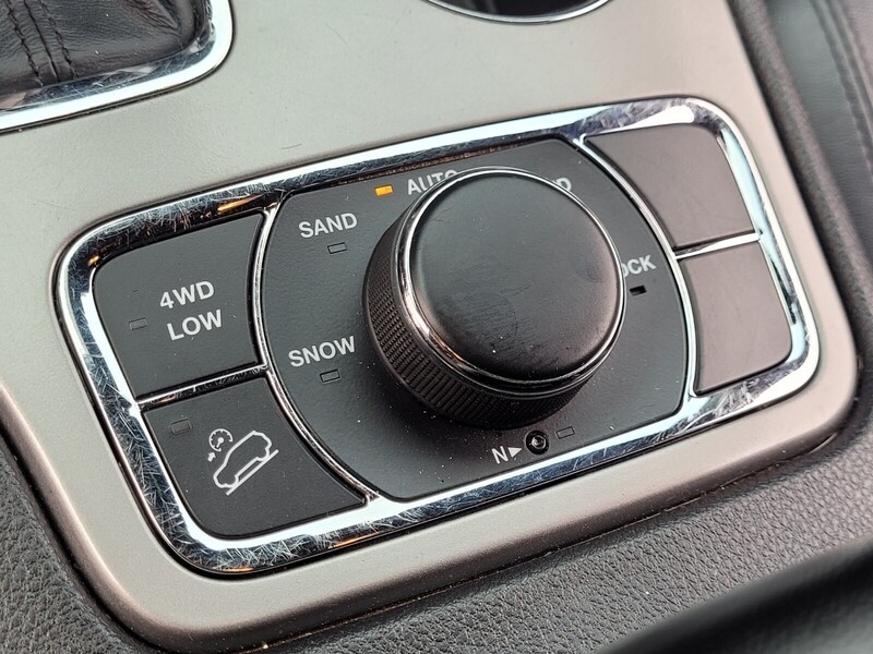 2020 Jeep Grand Cherokee Altitude photo 17