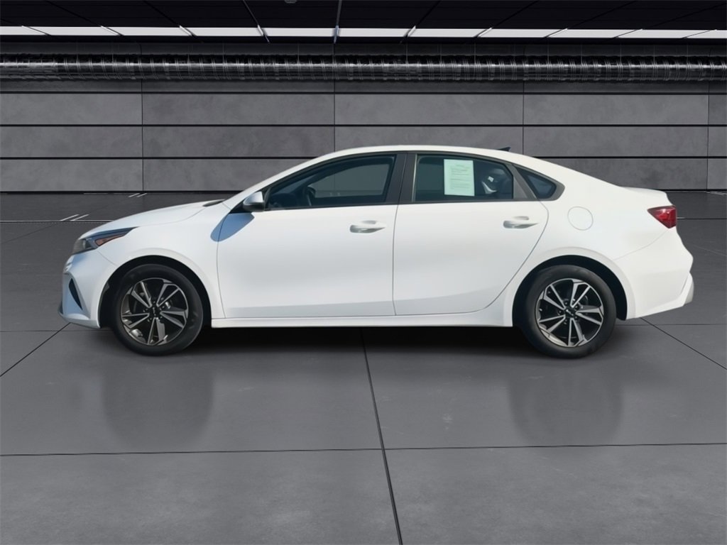 2023 Kia Forte LXS photo 5