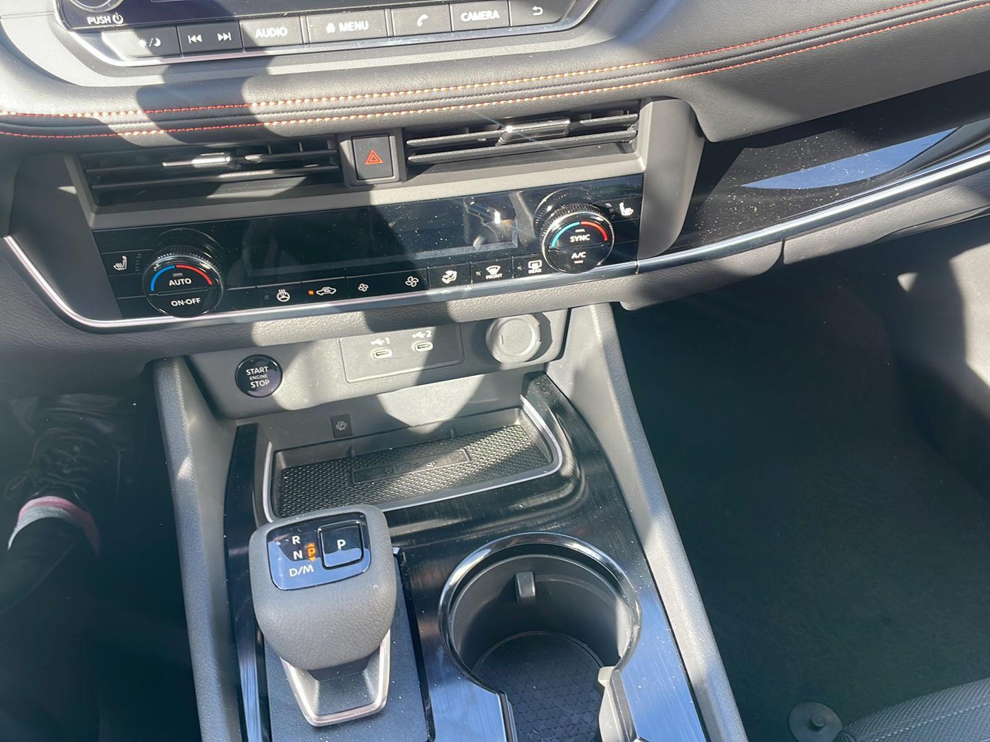 2025 Nissan Rogue SV photo 4