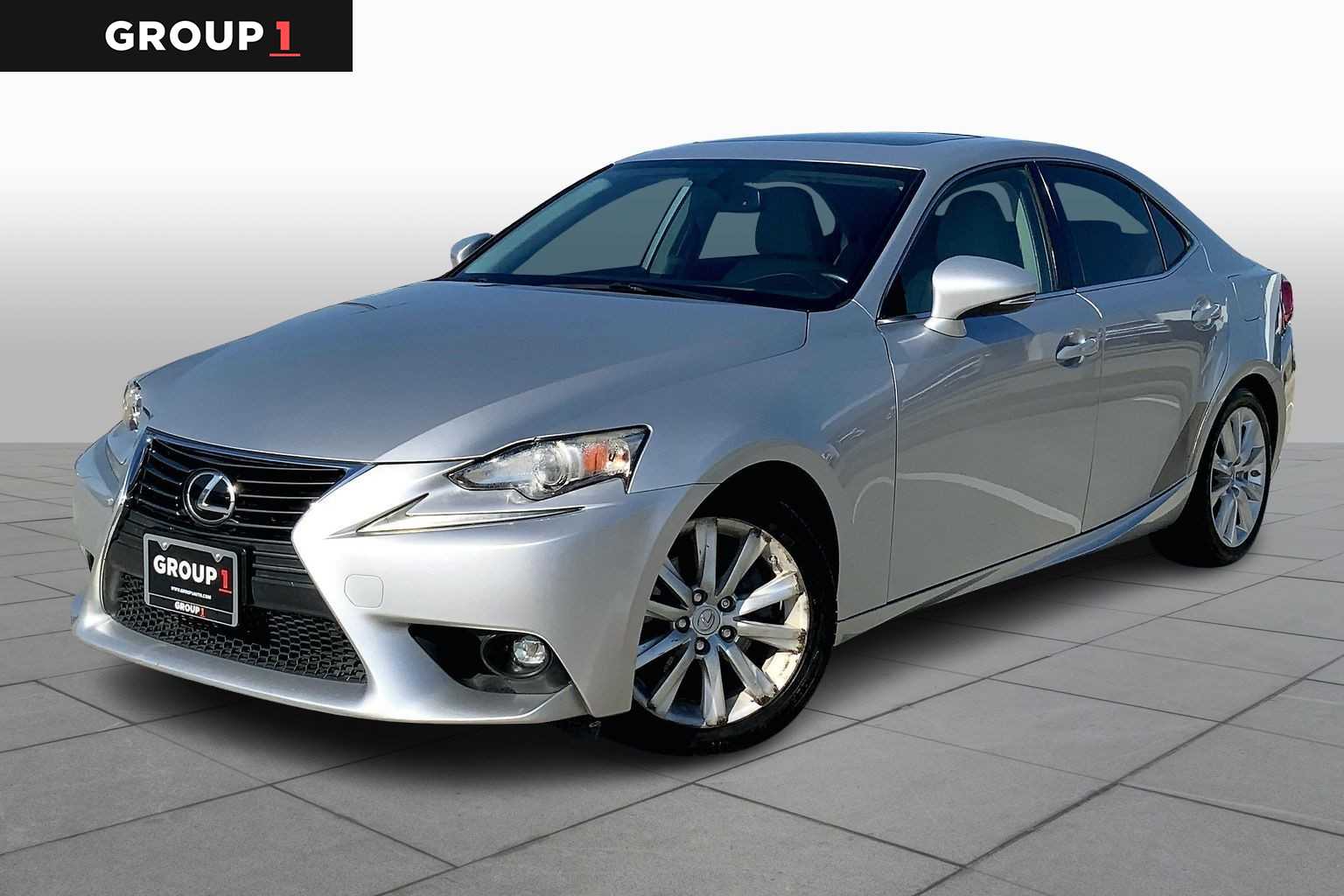 2015 Lexus IS 250's photo