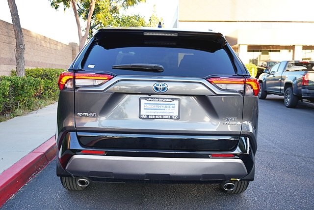 Used 2020  Toyota XSE image 8