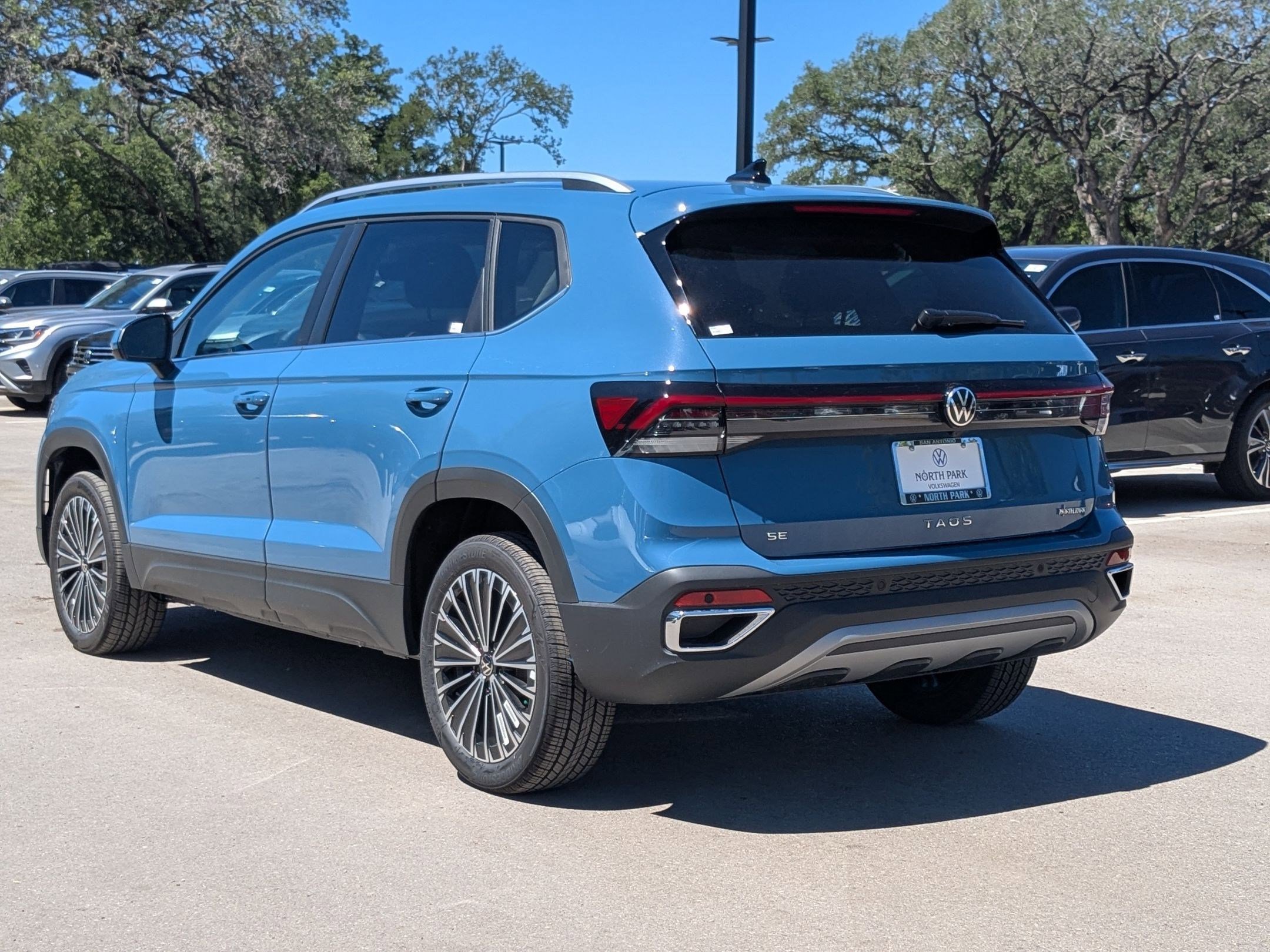 2025 Volkswagen Taos SE photo 3