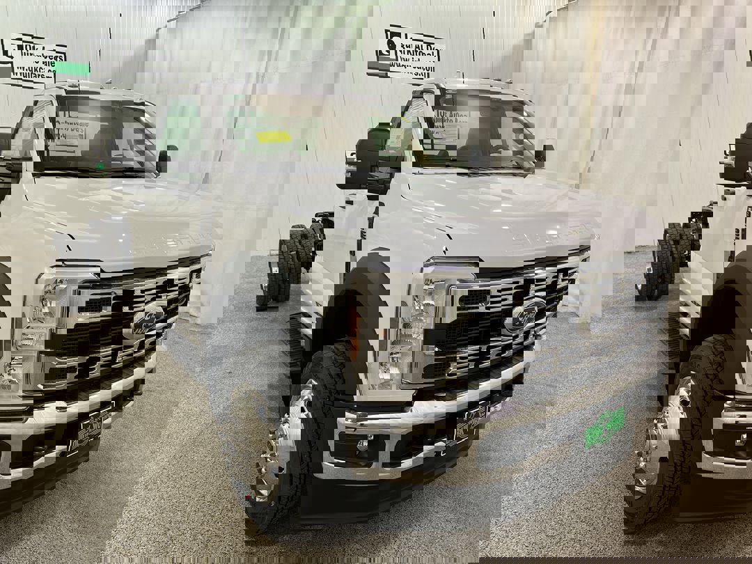 2026 Ford F-550 Super Duty Chassis Cab XL's photo