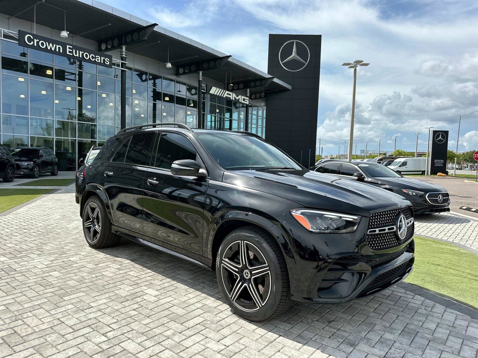 2025 Mercedes Benz GLE 450 4MATIC photo 2