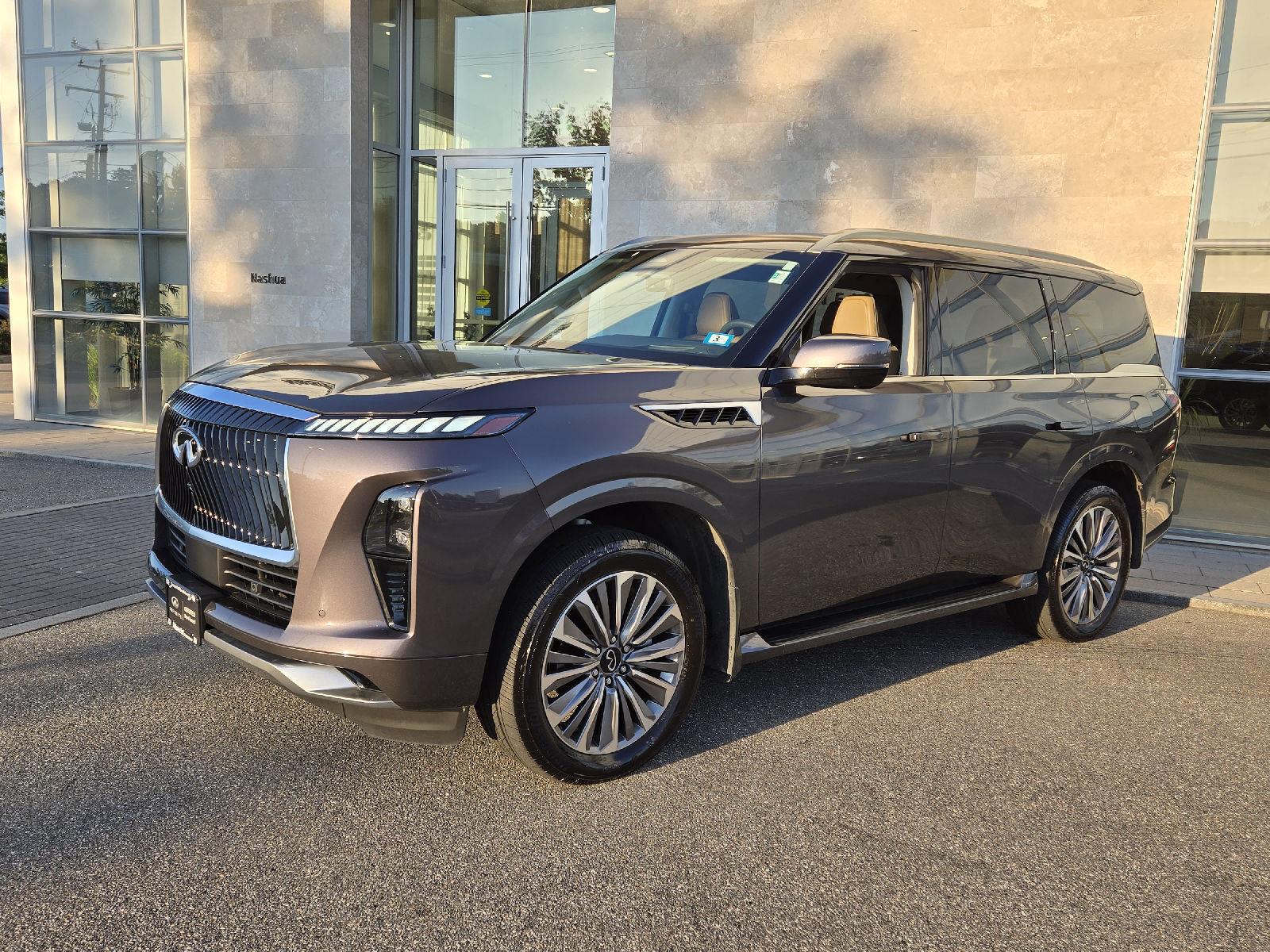2025 Infiniti QX80 Luxe photo 4
