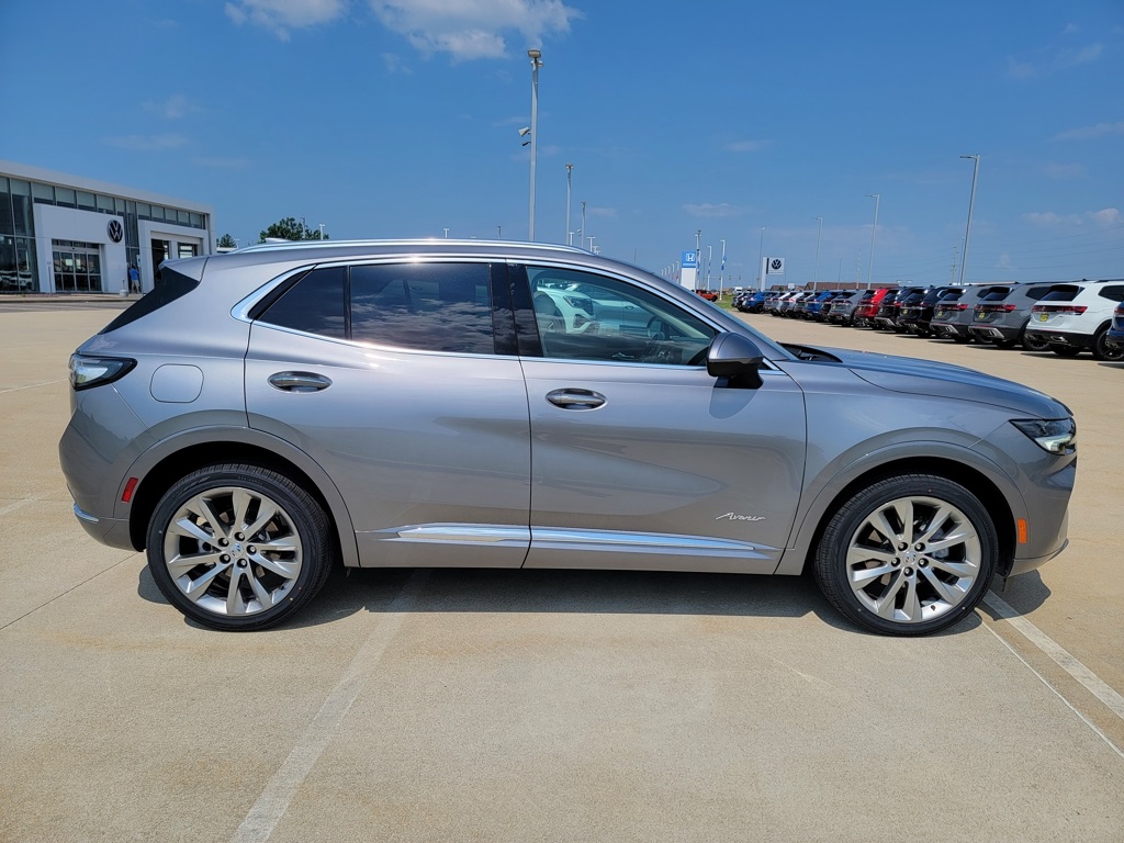 2022 Buick Envision Avenir photo 3
