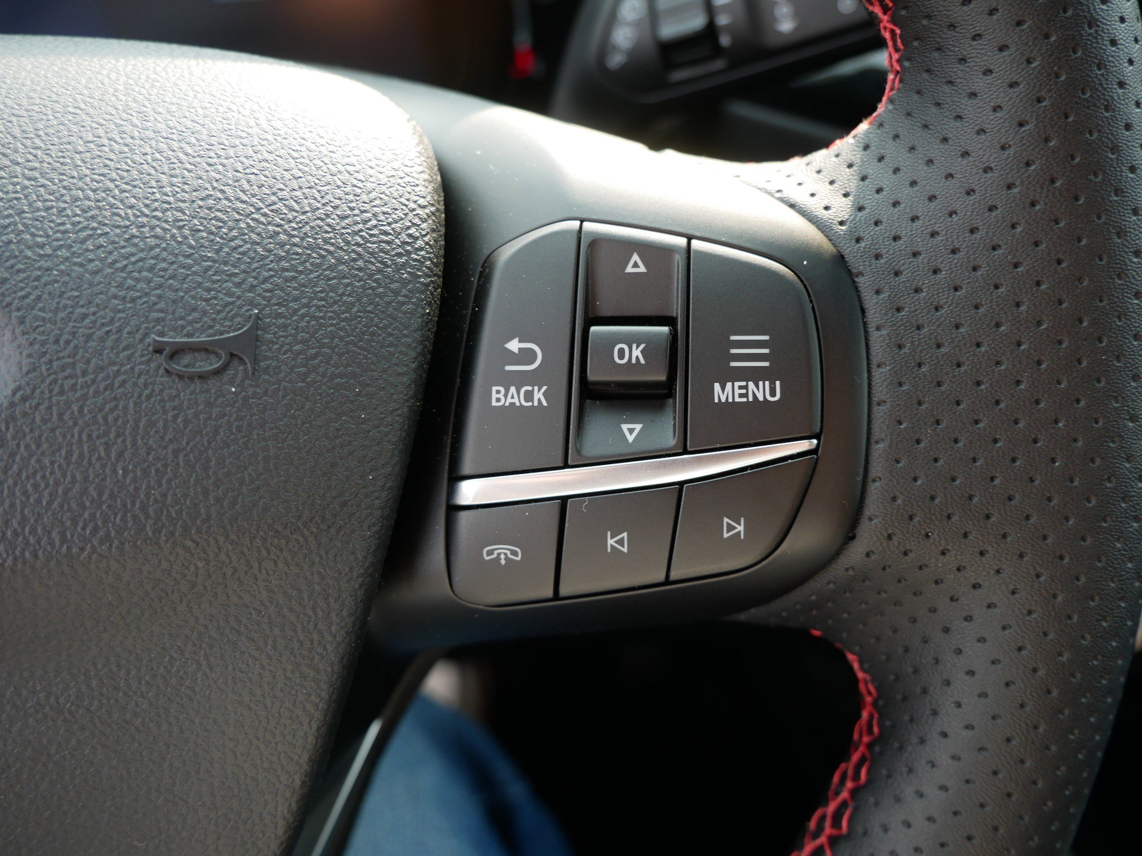 2025 Ford Escape ST-Line Select photo 29