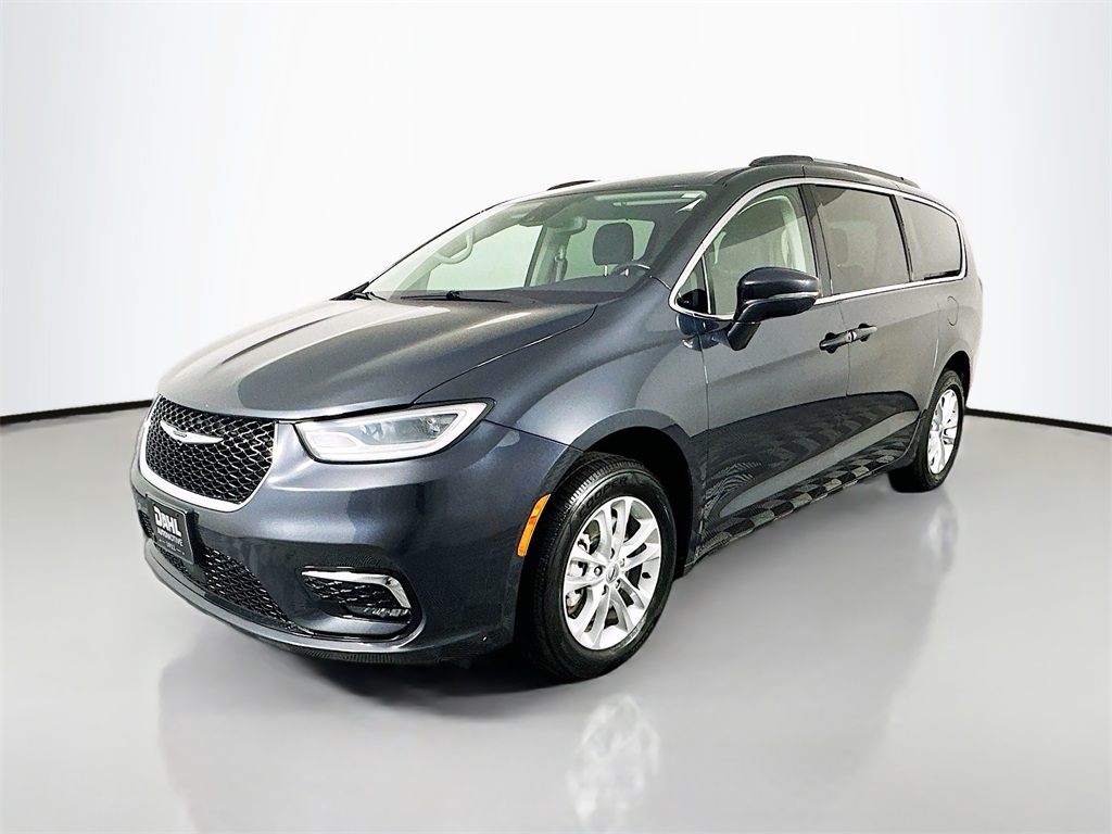 2021 Chrysler Pacifica Touring photo 8