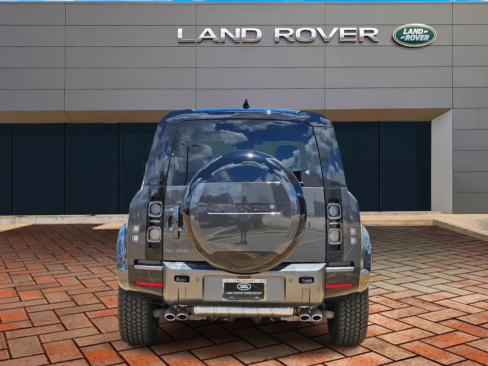 2025 Land Rover Defender 110 V8 photo 5