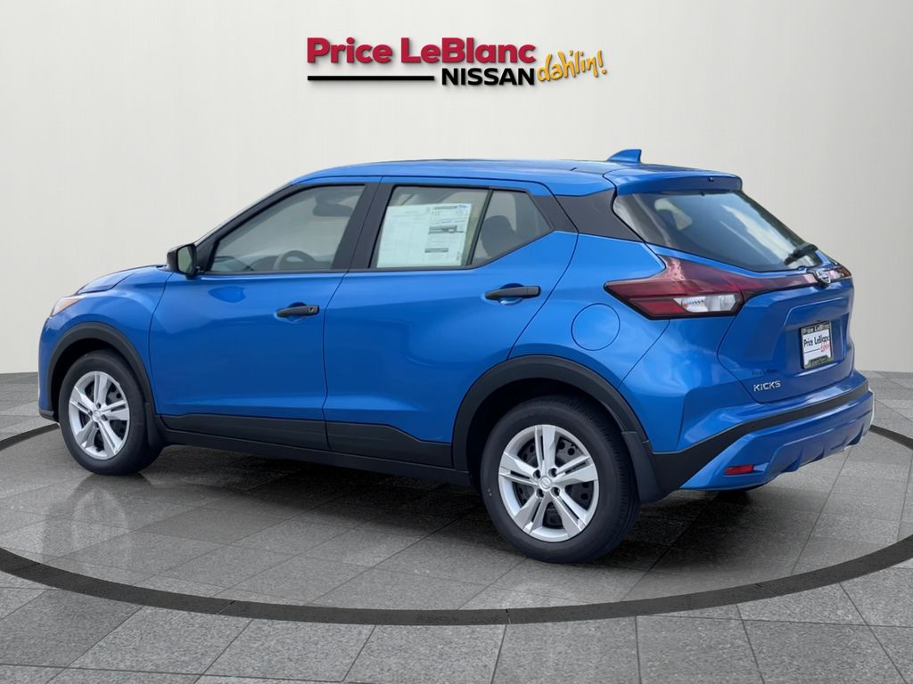2025 Nissan Kicks Play S photo 5